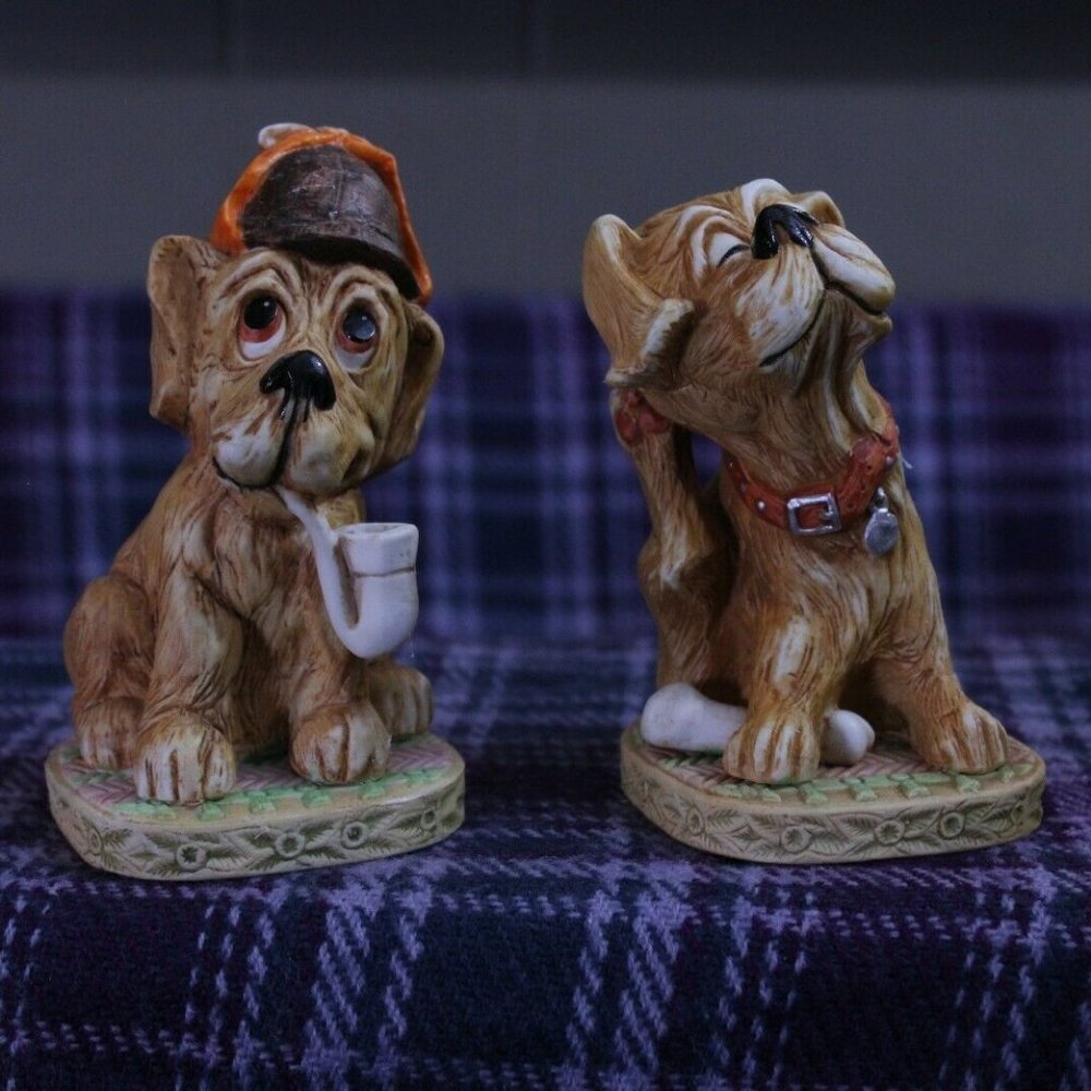 Lefton Handpainted Detective and Scratching Dog set of Two 1985